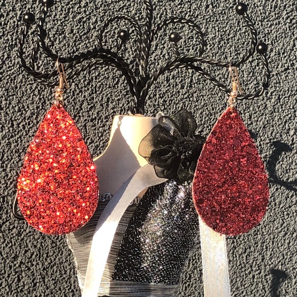 Atelier Sona Jewelry - New Sparkly Tear Drop Earrings Atelier Sona Jewelry - New Sparkly Tear Drop Earrings